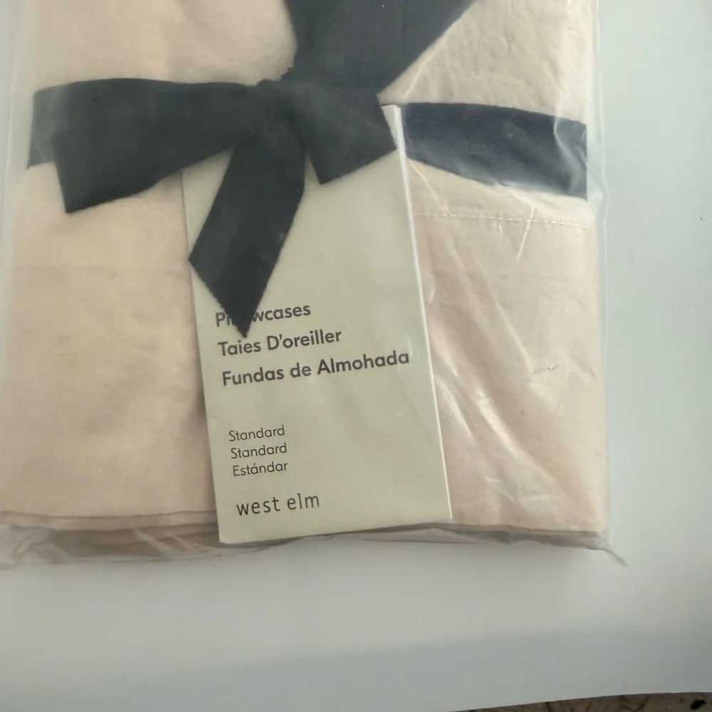 WEST ELM ORGANIC COTTON Standard PILLOWCASES SET of 2 Blush Color